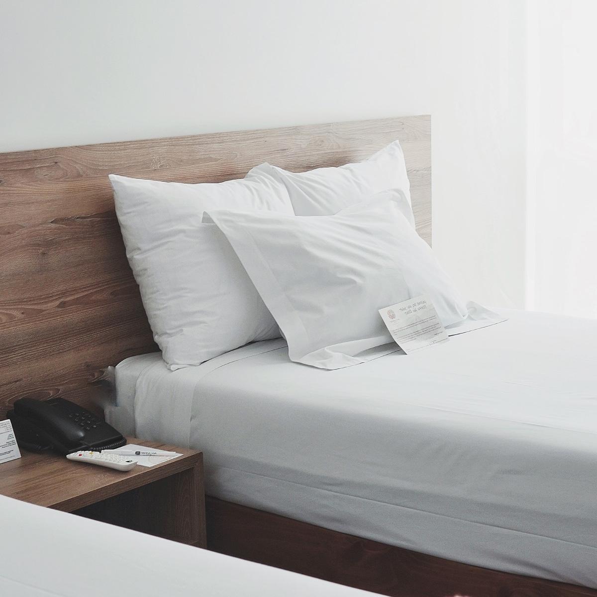 Bed Pillow Sizes and Dimensions Guide - Amerisleep
